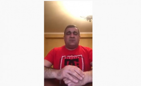 Երգում է ինքնամեկուսացած Սպիտակցի Հայկոն